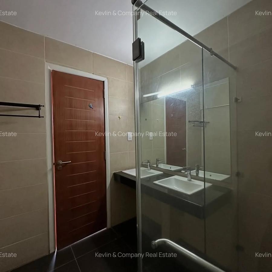 2 Bed Apartment with En Suite at Dennis Pritt - 7