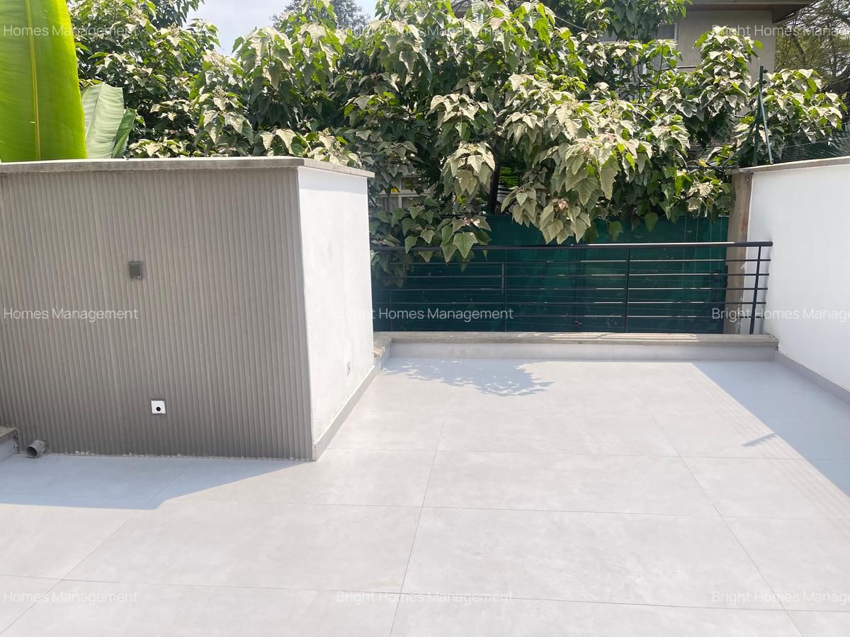 2 Bed Townhouse with En Suite in Lavington - 15