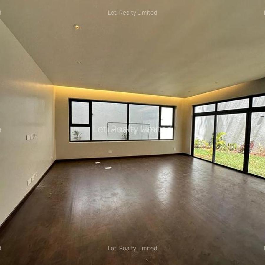 5 Bed Townhouse with En Suite in Lavington - 7