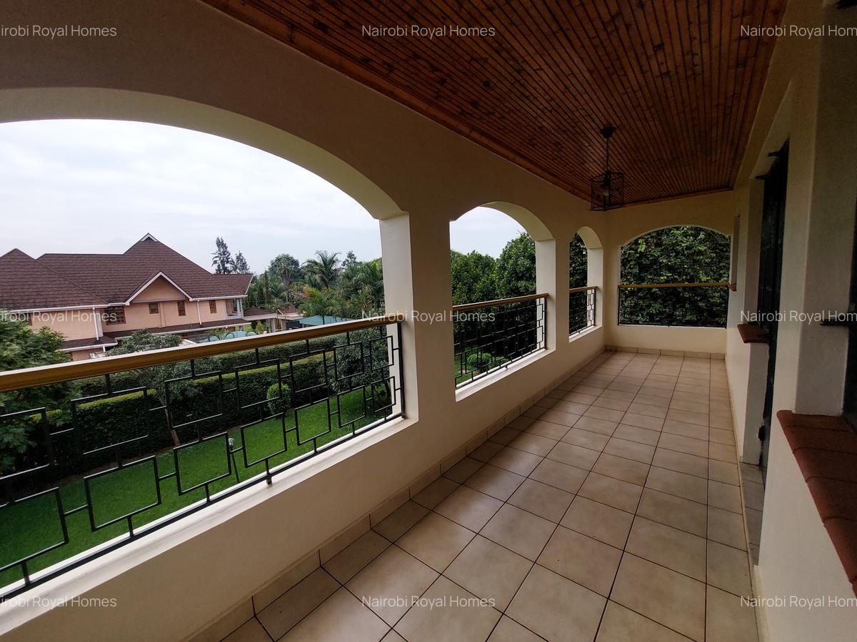 5 Bed House with En Suite at Daisy Road - 15