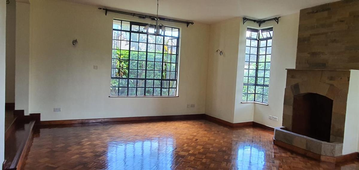 4 Bed Townhouse with En Suite in Lavington - 10