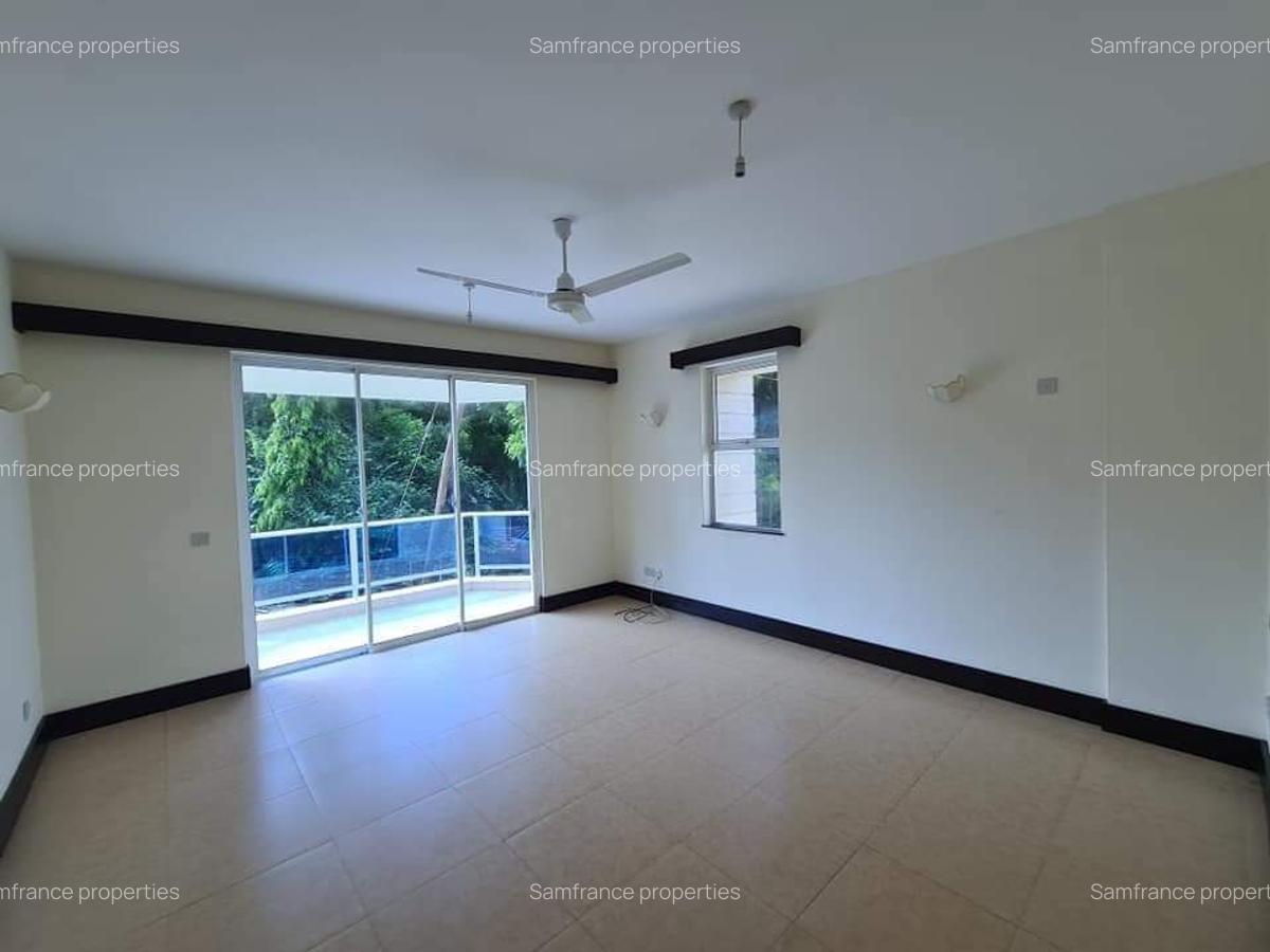 Serviced 4 Bed Apartment with En Suite at Links Road - 3