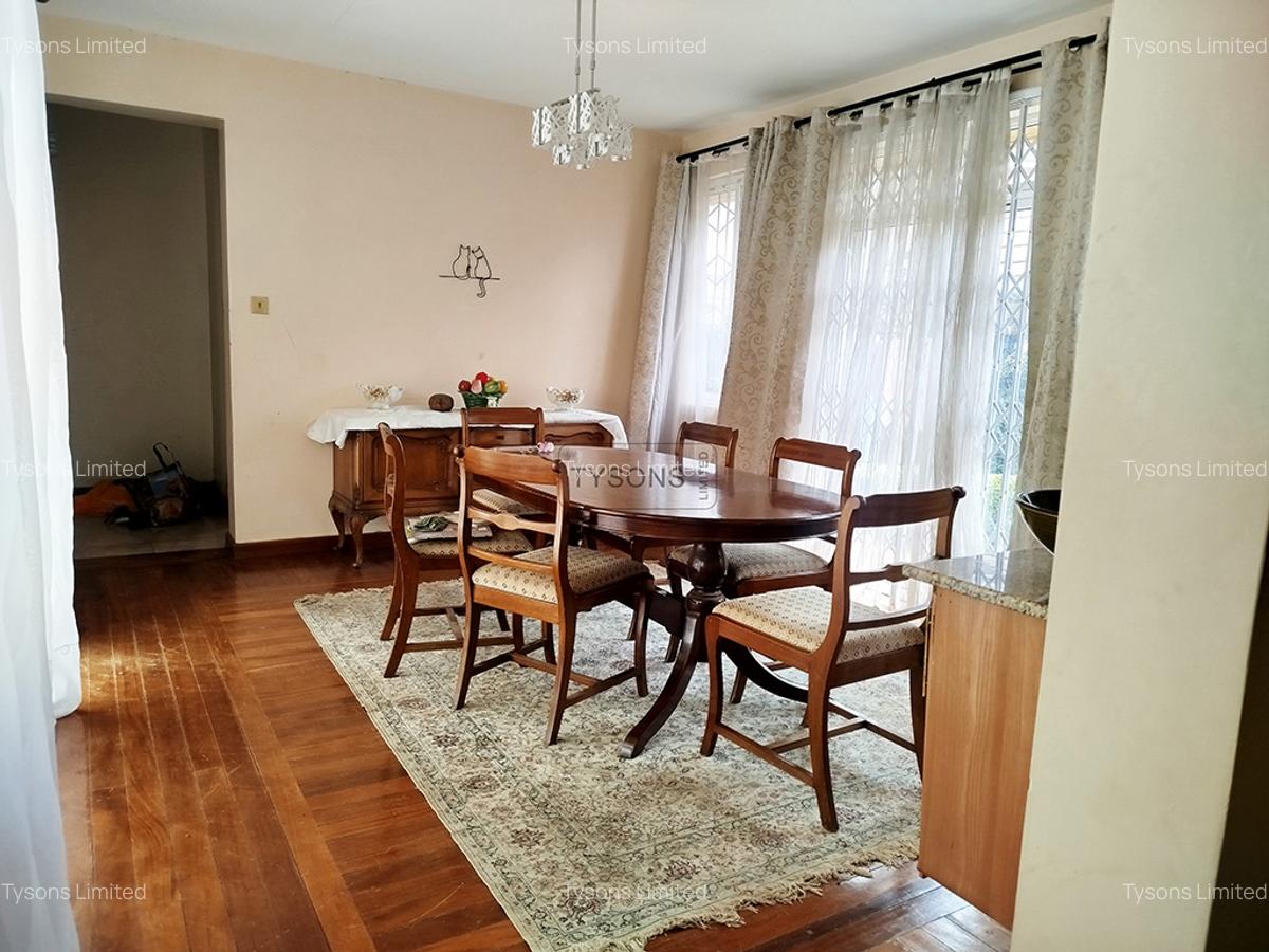 4 Bed House with En Suite at 5 Acre Close - 6