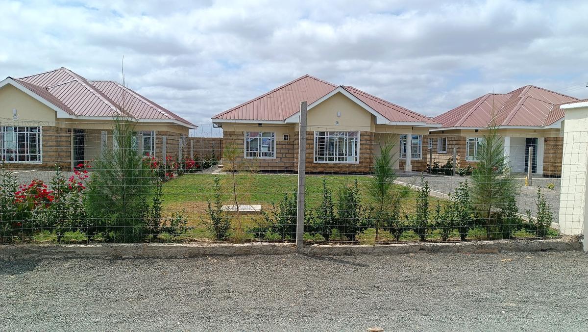 3 Bed House with En Suite at Acacia Area - 2