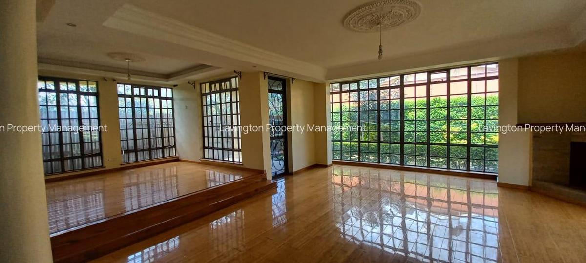 5 Bed Townhouse with En Suite at Lavington Green - 3