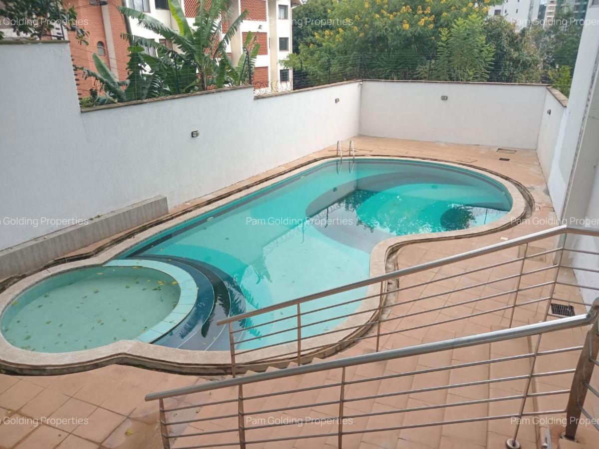 3 Bed Apartment with En Suite in Riverside - 19