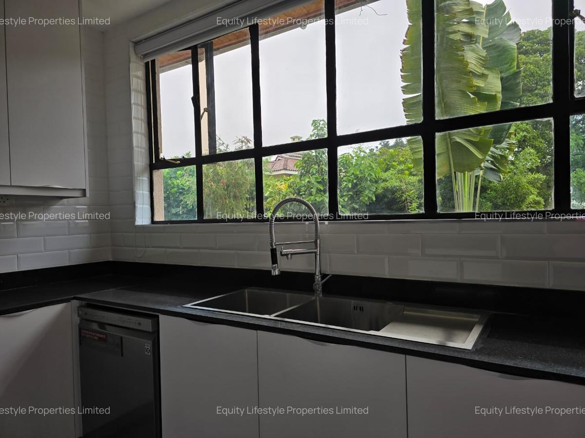 4 Bed Villa with En Suite in Runda - 3