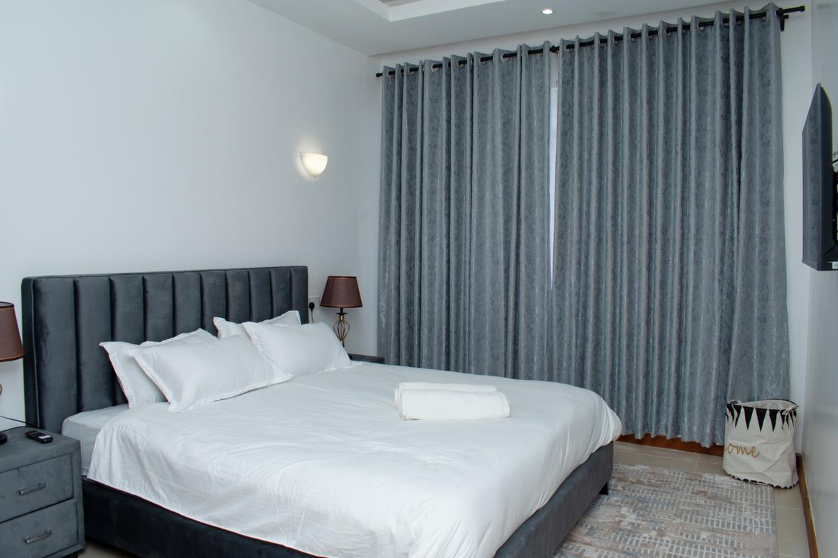 Serviced 2 Bed Apartment with En Suite at Lantana Road - 7