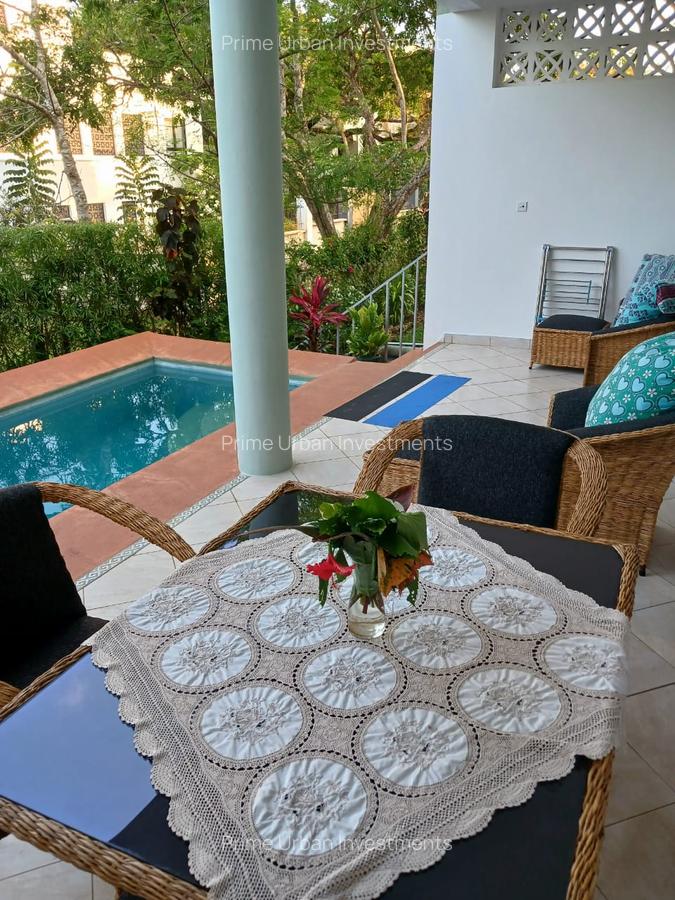 Serviced 1 Bed Apartment with En Suite in Diani - 5