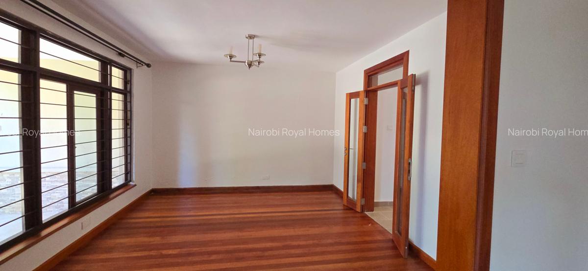 5 Bed Townhouse with En Suite at Lavington Green - 9