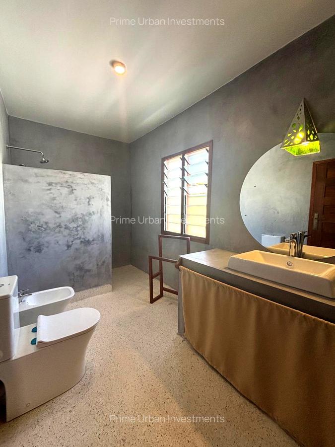 4 Bed House with En Suite at Watamu - 13