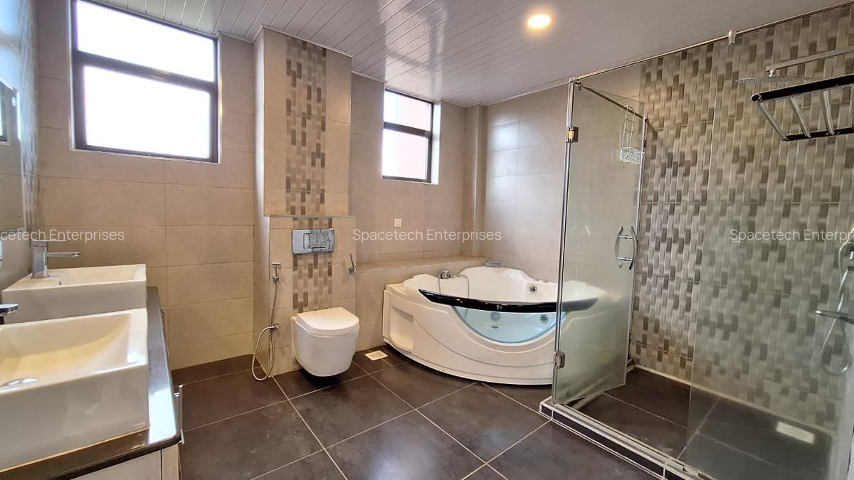 3 Bed Apartment with En Suite in Westlands Area - 15