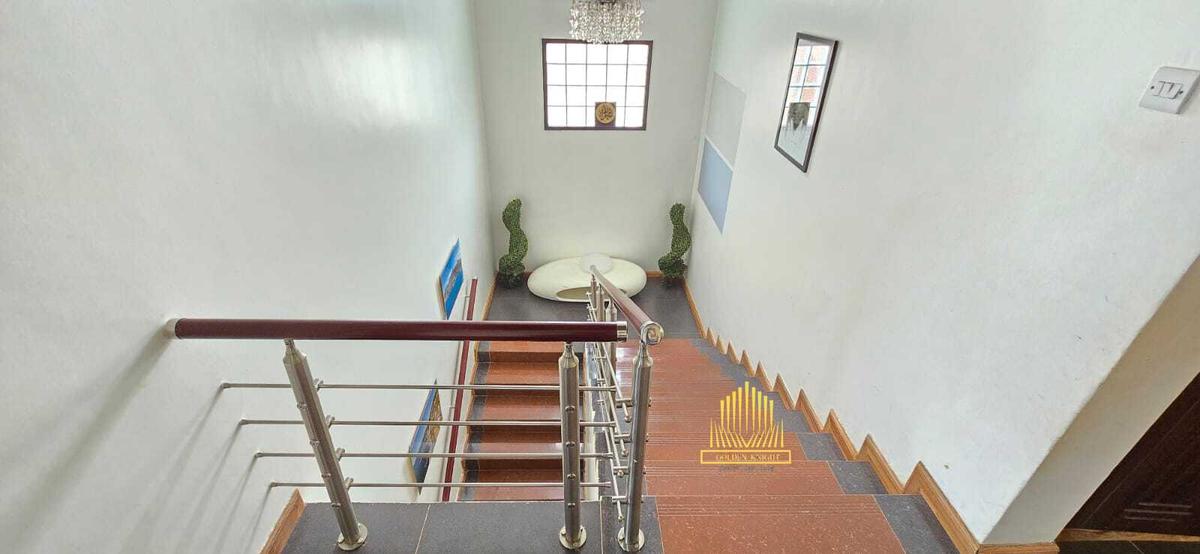 5 Bed Townhouse with En Suite in Lavington - 9