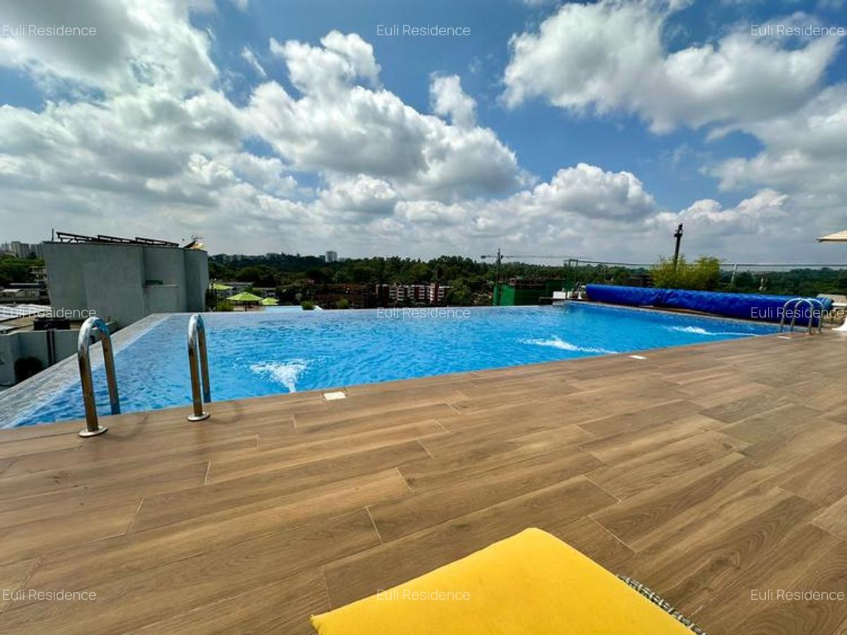 2 Bed Apartment with En Suite at Terrace Close - 3