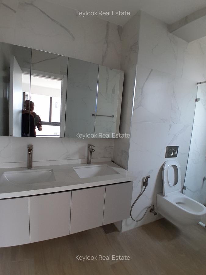 3 Bed Apartment with En Suite at Riverside Drive - 12