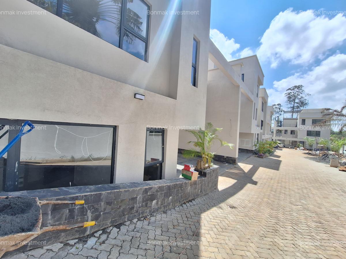 5 Bed Townhouse with En Suite at Lavington Green - 5