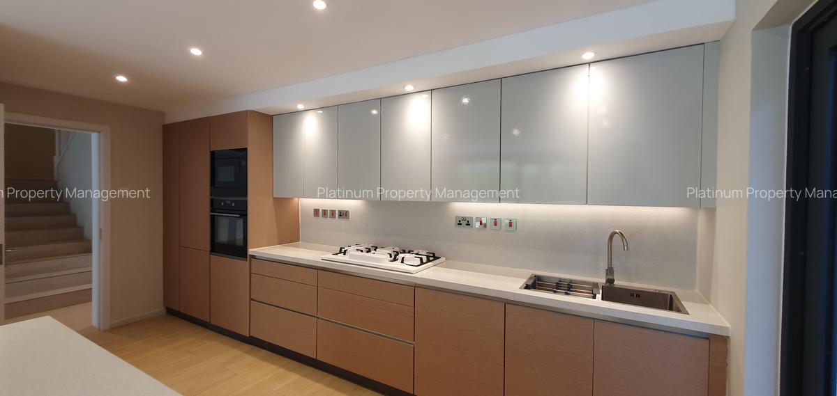 5 Bed Townhouse with En Suite in Kyuna - 5