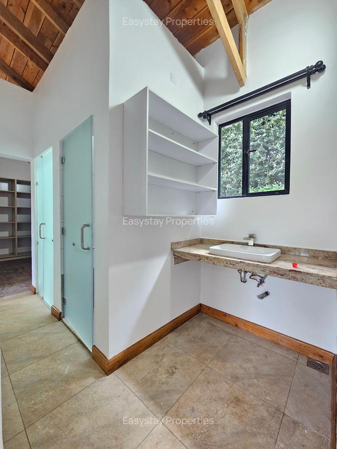 1 Bed House with En Suite in Spring Valley - 3