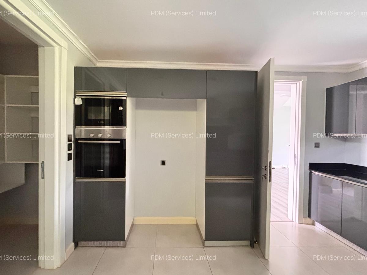 4 Bed Townhouse with En Suite in Kiambu Road - 8