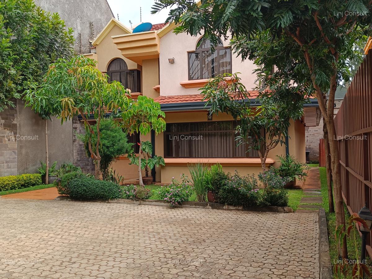 4 Bed Townhouse with En Suite in Runda - 1