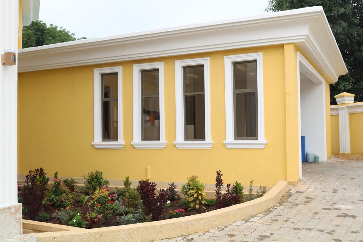 5 Bed House with En Suite in Runda - 15