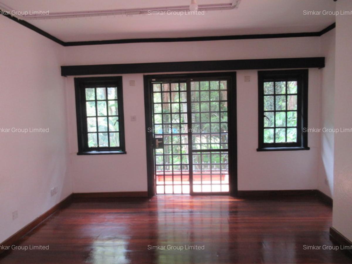 4 Bed Townhouse with En Suite at Riverside - 19