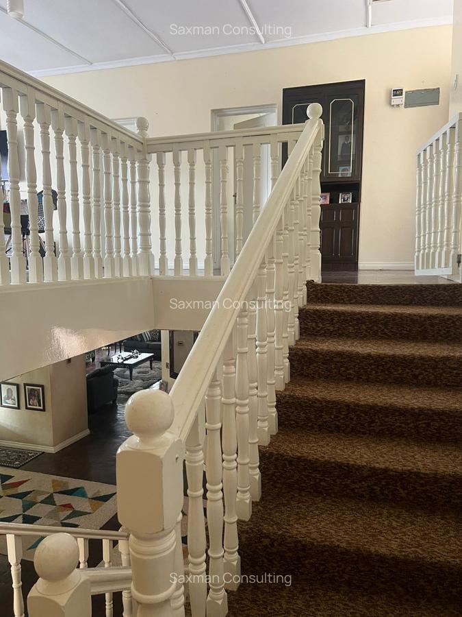 7 Bed House with En Suite in Runda - 5