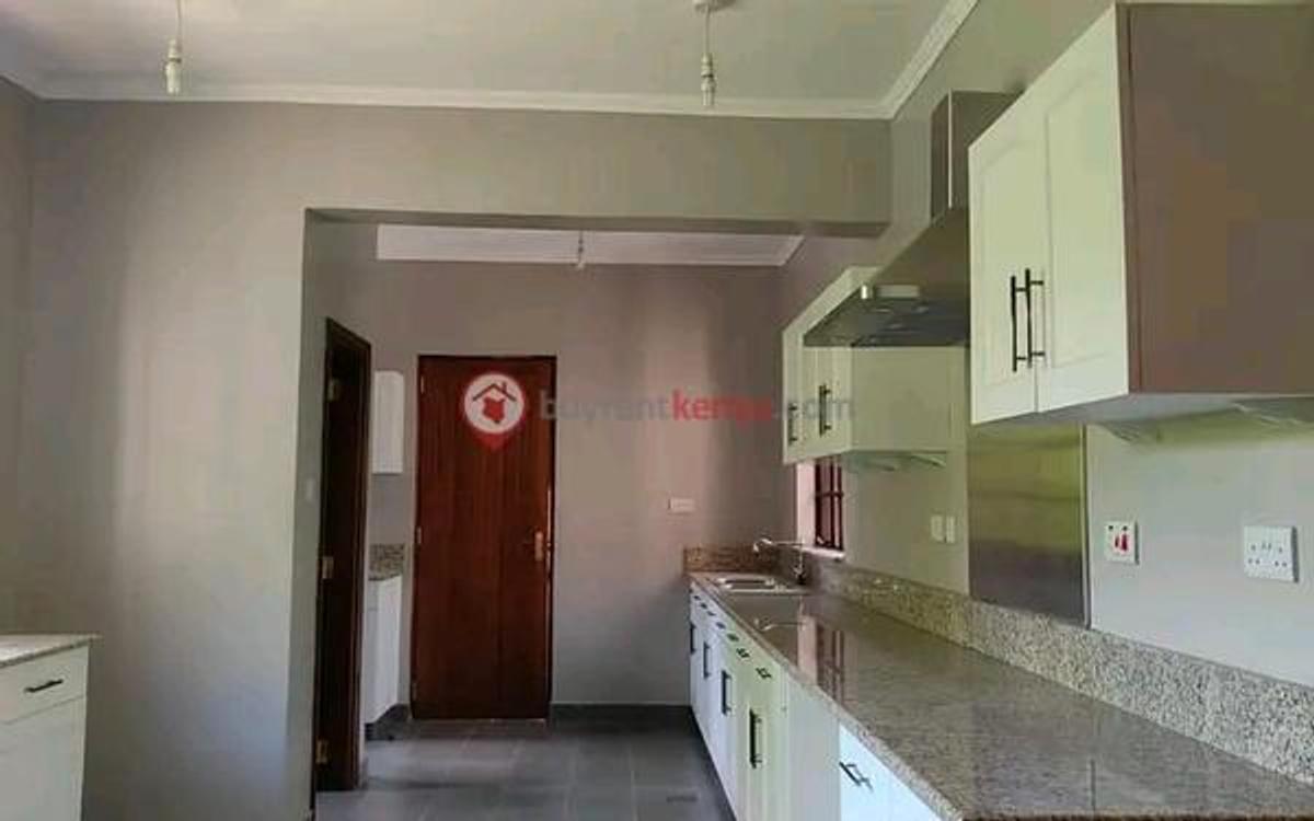 4 Bed Townhouse with En Suite at Ushirika Road - 18