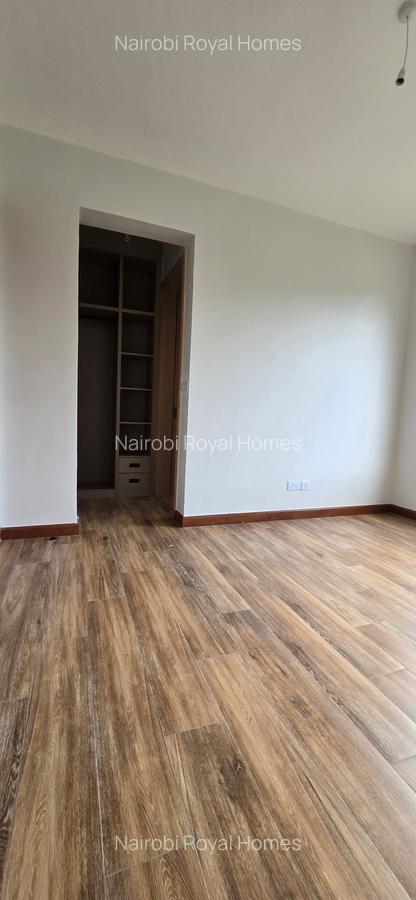 6 Bed Townhouse with En Suite at Lavington Green - 11
