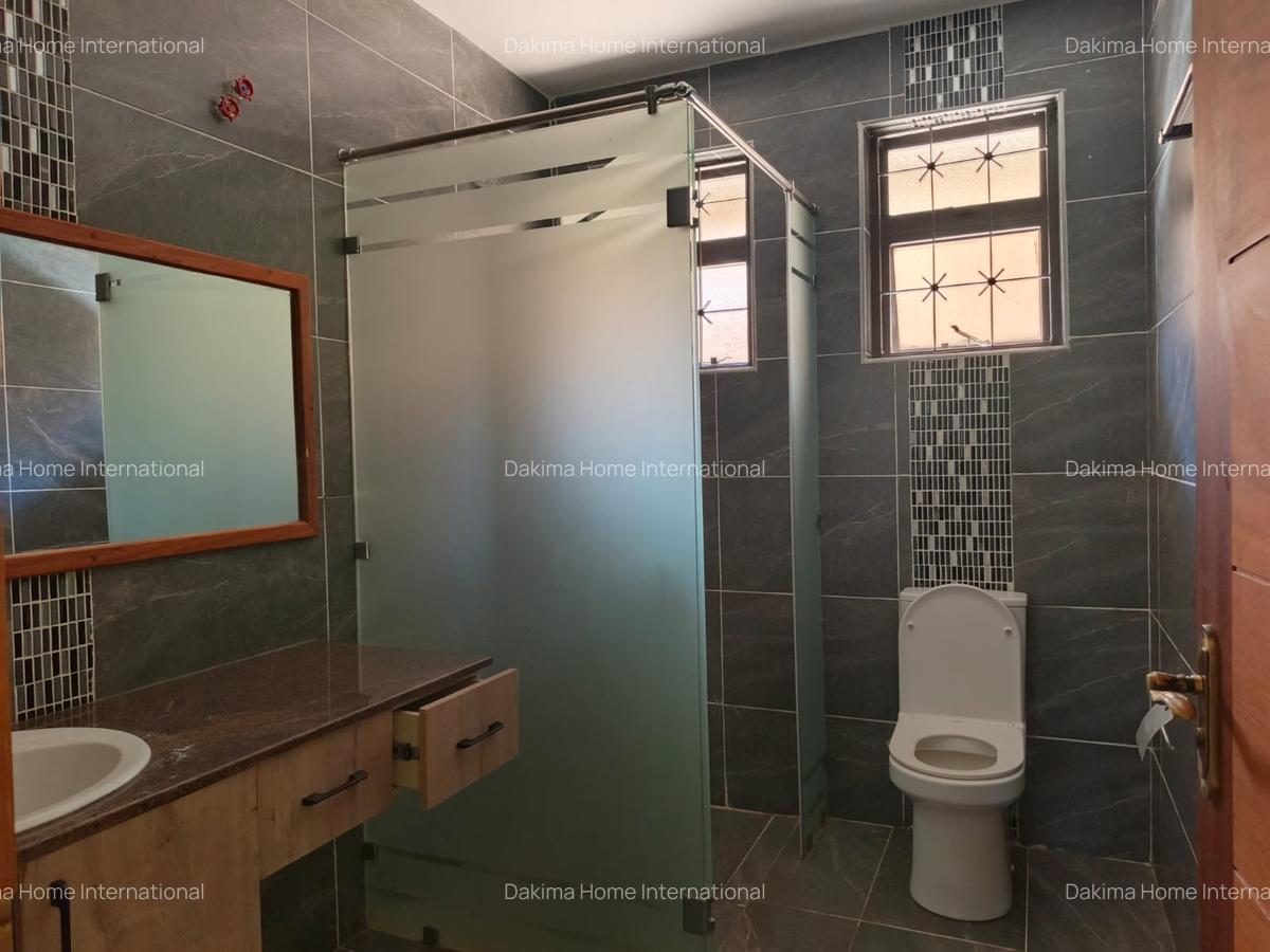 5 Bed Townhouse with En Suite in Runda - 8