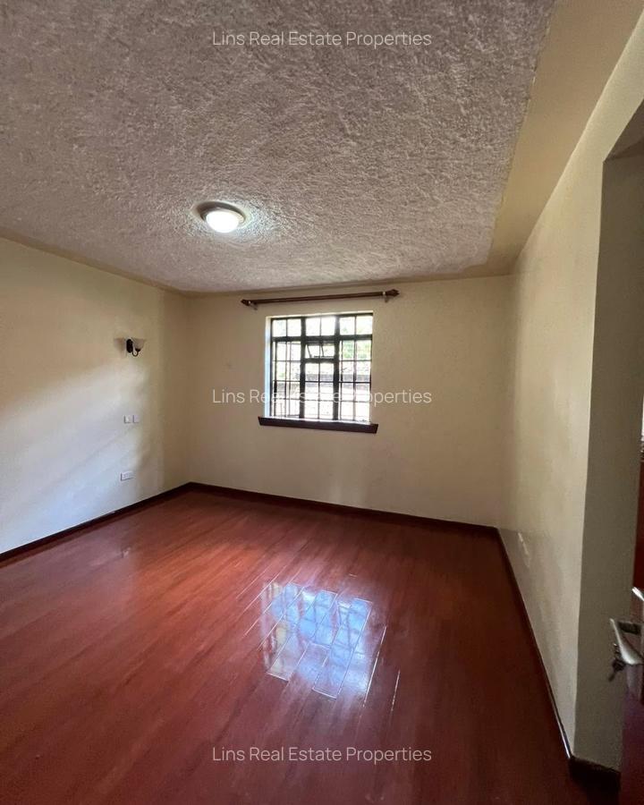 7 Bed House with En Suite in Runda - 4
