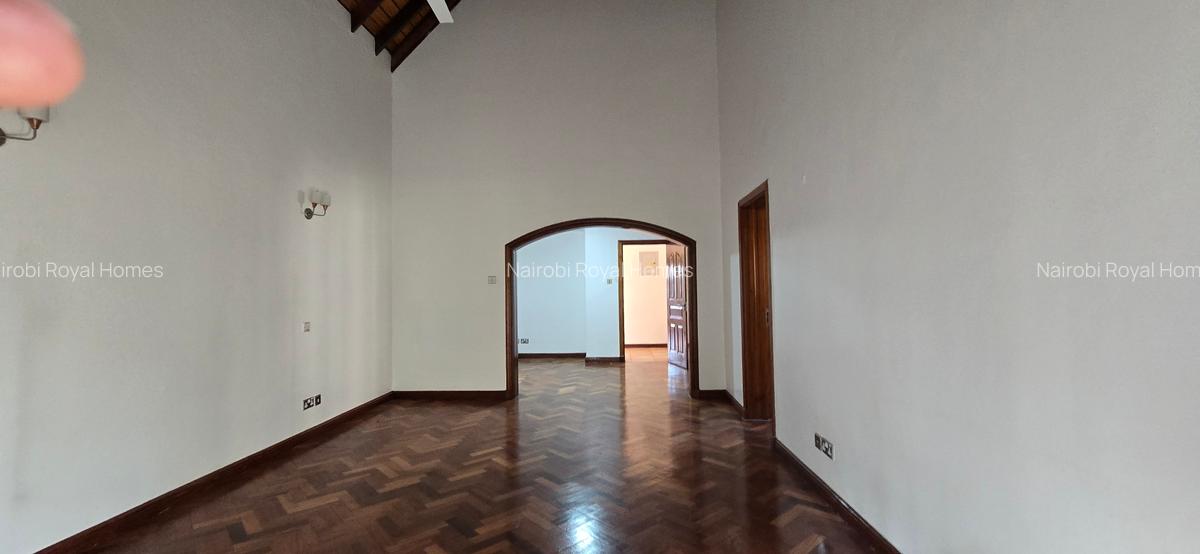5 Bed Townhouse with En Suite at Lavington Green - 16