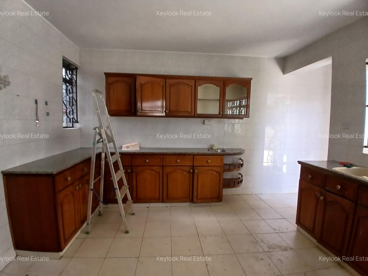 4 Bed Townhouse with En Suite at Mbaazi Avenue - 7