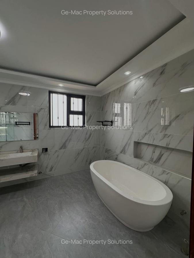 5 Bed House with En Suite in Runda - 17