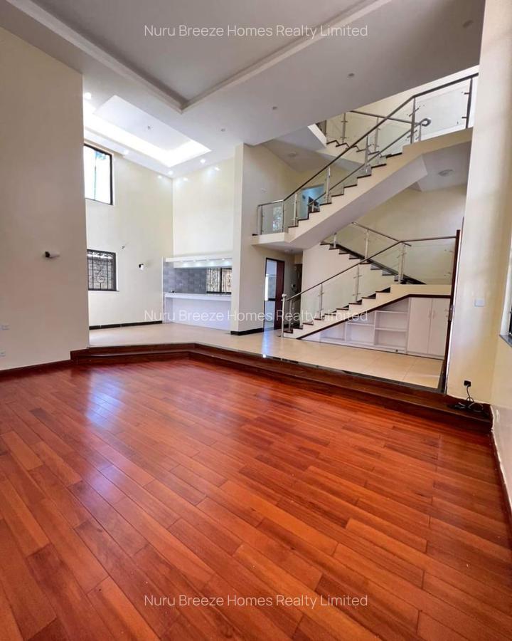 5 Bed Townhouse with En Suite in Lavington - 2