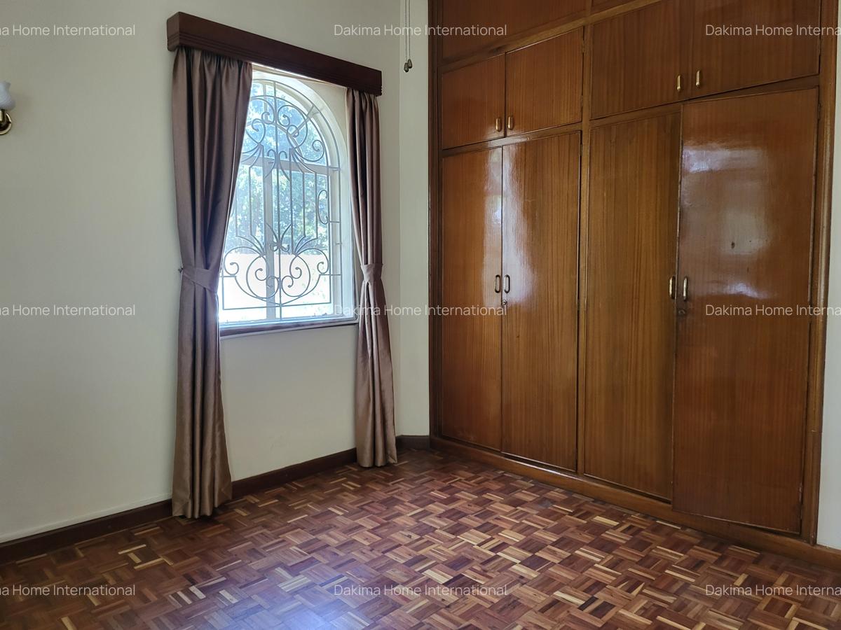 5 Bed House with Staff Quarters in Nyari - 9