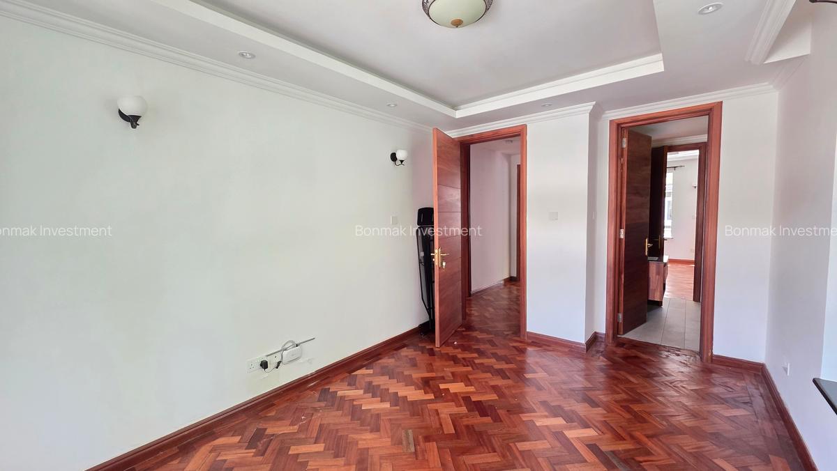 5 Bed Townhouse with En Suite at Chalbi Drive - 12