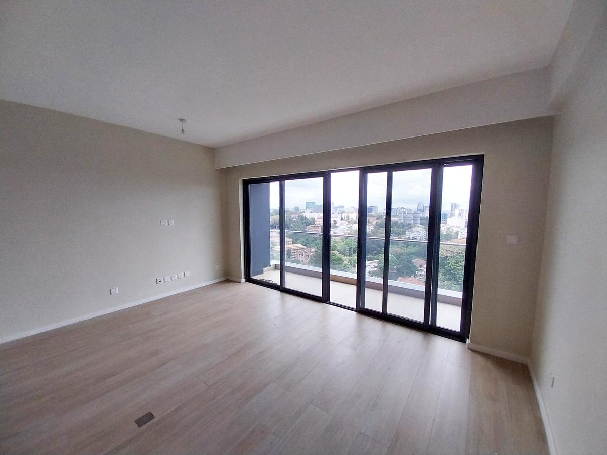 2 Bed Apartment with Swimming Pool in Riverside - 10