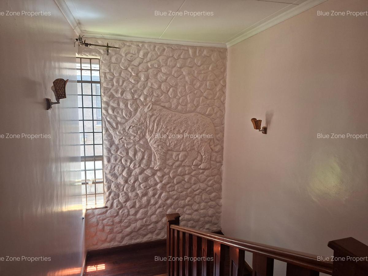 4 Bed Townhouse with En Suite at Off Peponi Rd - 6