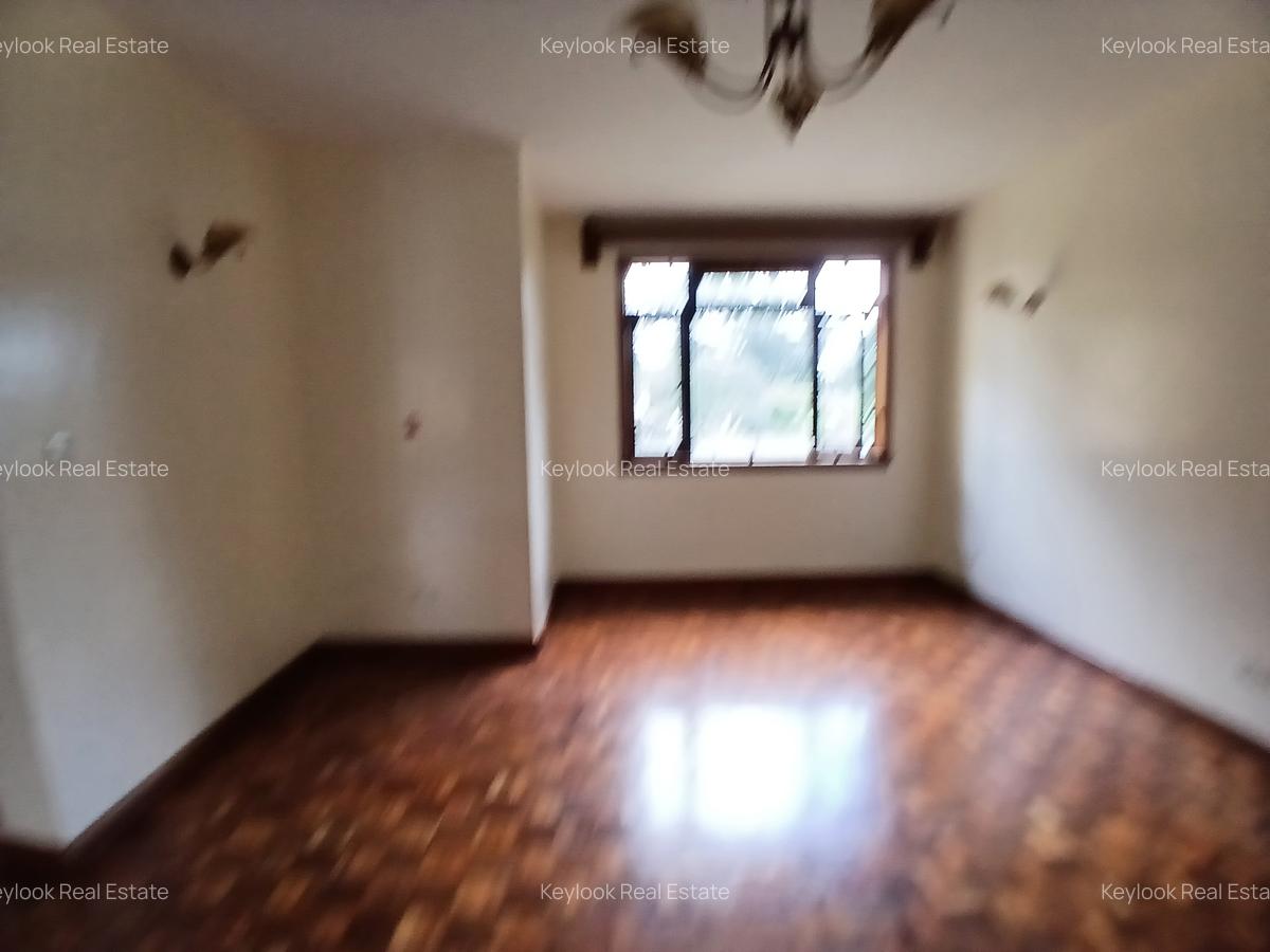 5 Bed Townhouse with En Suite at Lavington Green - 16