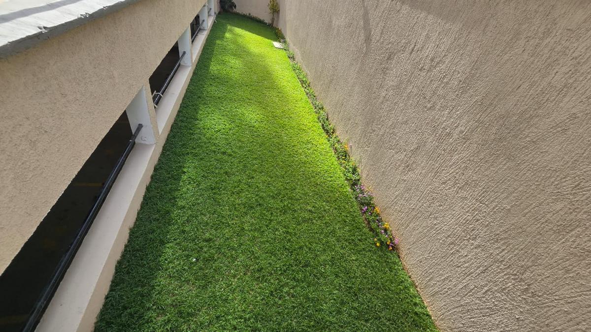 1 Bed Apartment with En Suite in Lavington - 14