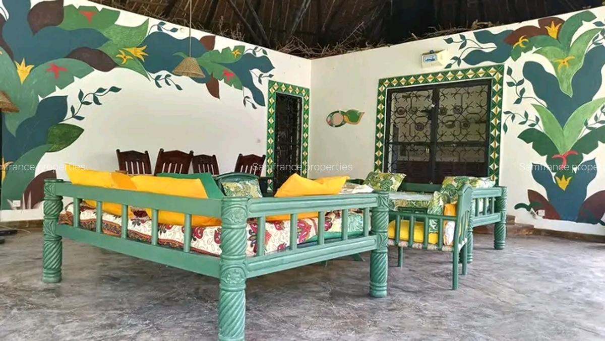 3 Bed Villa with En Suite at Beach Road - 11