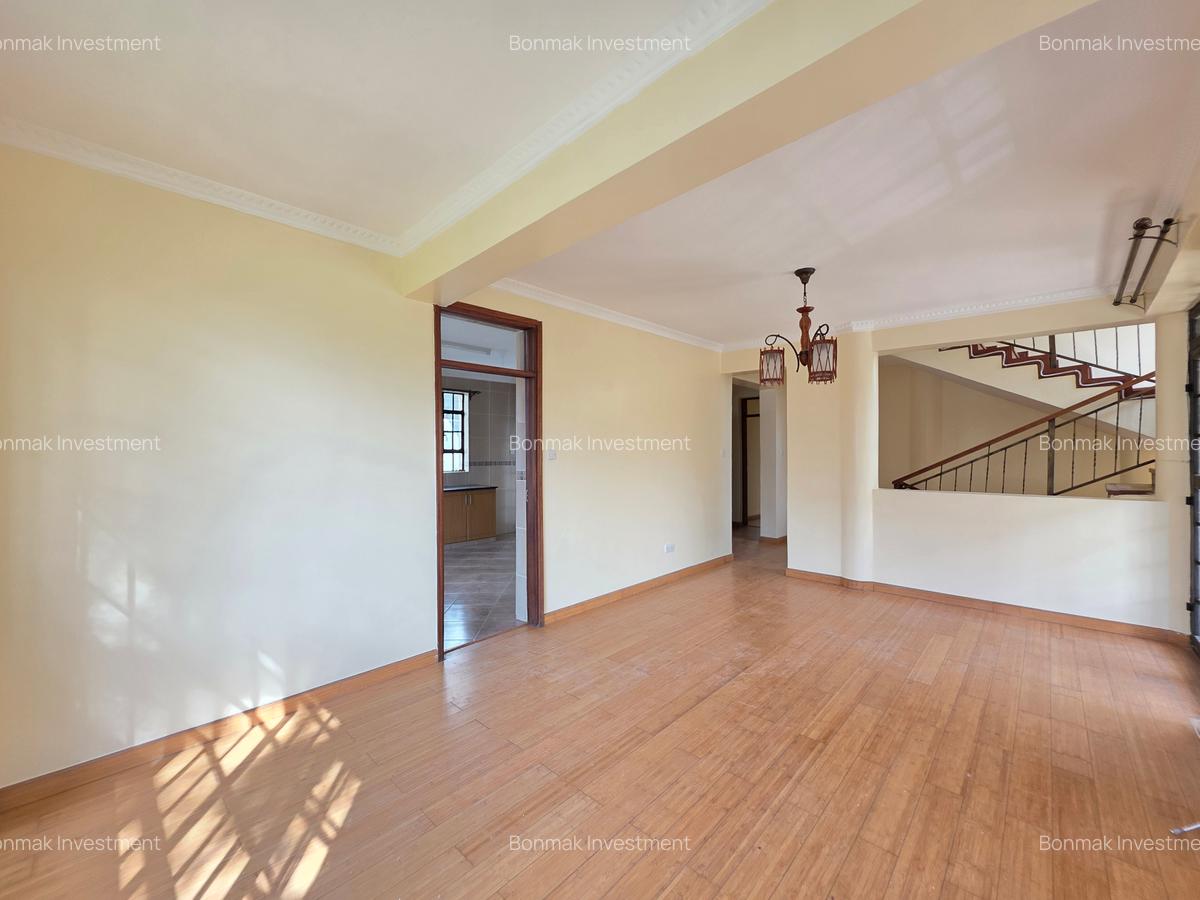 4 Bed Townhouse with En Suite at Lavington - 8