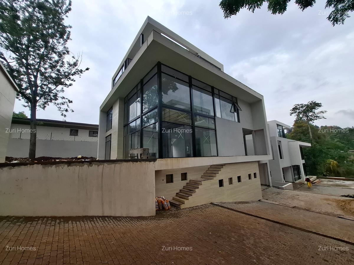6 Bed Townhouse with En Suite in Lavington - 3