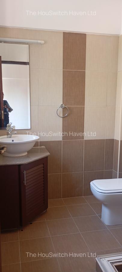 4 Bed Apartment with En Suite at Brookside Drive - 10