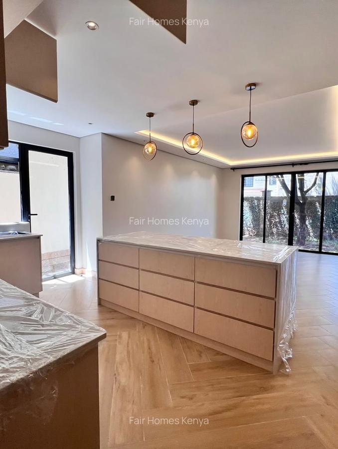 6 Bed Townhouse with En Suite at Convent Drive - 7