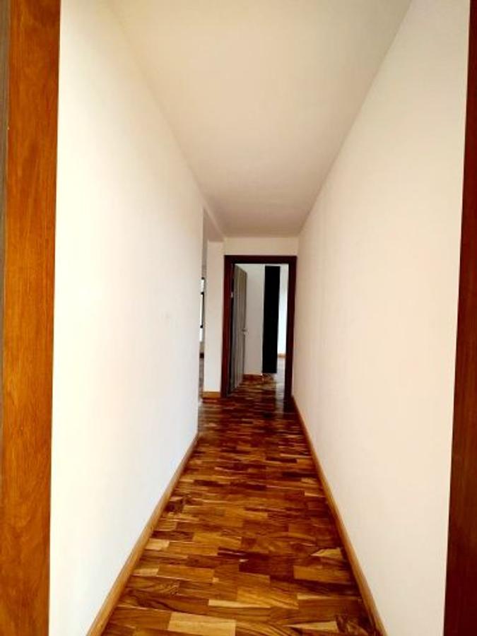 4 Bed House with En Suite at Two Rivers - 5