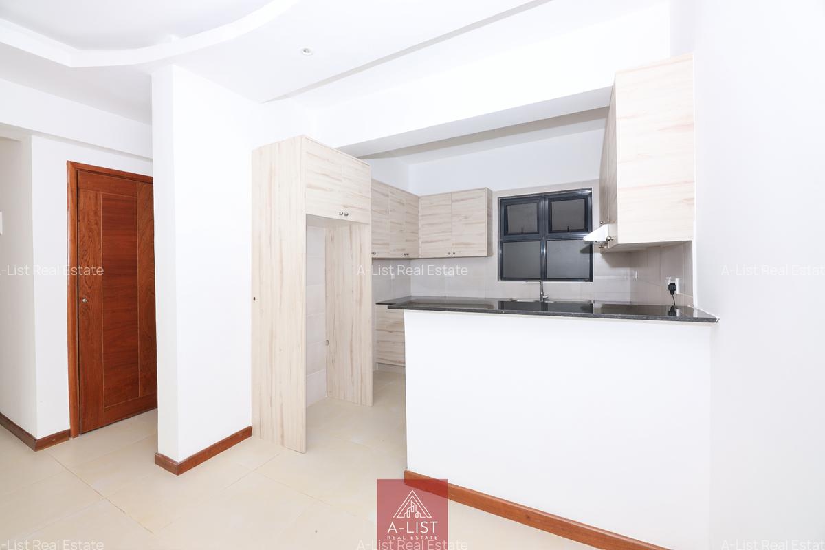 2 Bed Apartment with En Suite at Lantana Road - 8