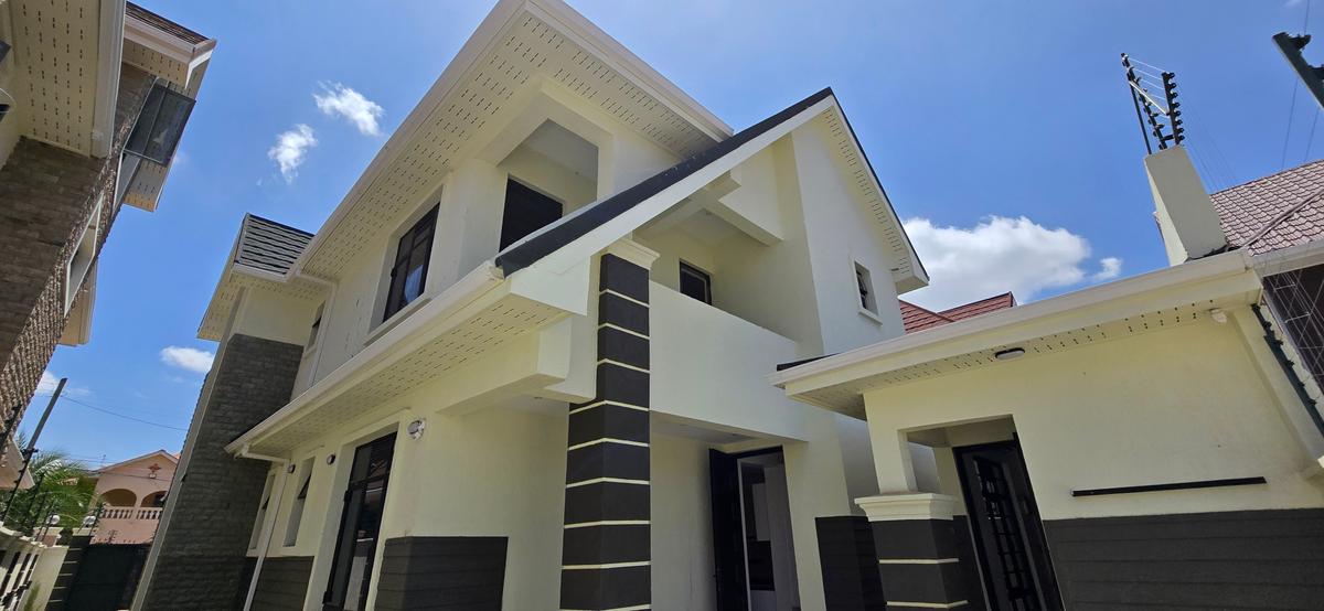 4 Bed Townhouse with En Suite at Northern Bypass - 17