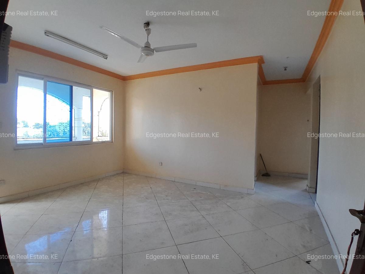 3 Bed Apartment with En Suite in Tudor - 5